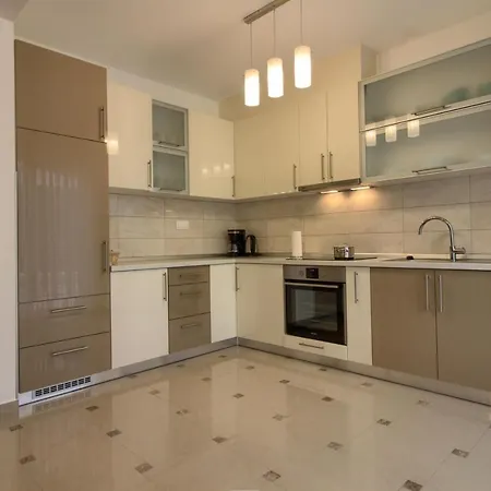 Villa Complex Of 2 Banjole-mar With 2 Private Pools For Up To 20 Persons 200m From The - Wiibuk *