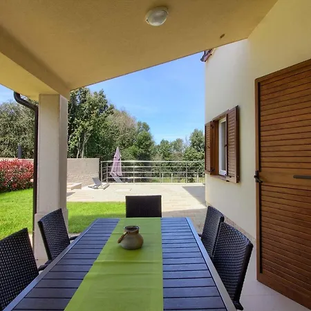 Villa Complex Of 2 Banjole-mar With 2 Private Pools For Up To 20 Persons 200m From The - Wiibuk *