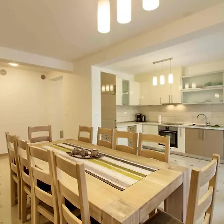 Complex Of 2 Banjole-mar With 2 Private Pools For Up To 20 Persons 200m From The - Wiibuk *