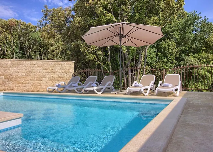 Complex Of 2 Banjole-mar With 2 Private Pools For Up To 20 Persons 200m From The - Wiibuk ヴィラ *