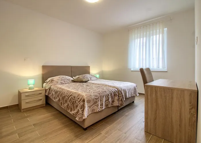 Complex Of 2 Banjole-mar With 2 Private Pools For Up To 20 Persons 200m From The - Wiibuk バニョレ